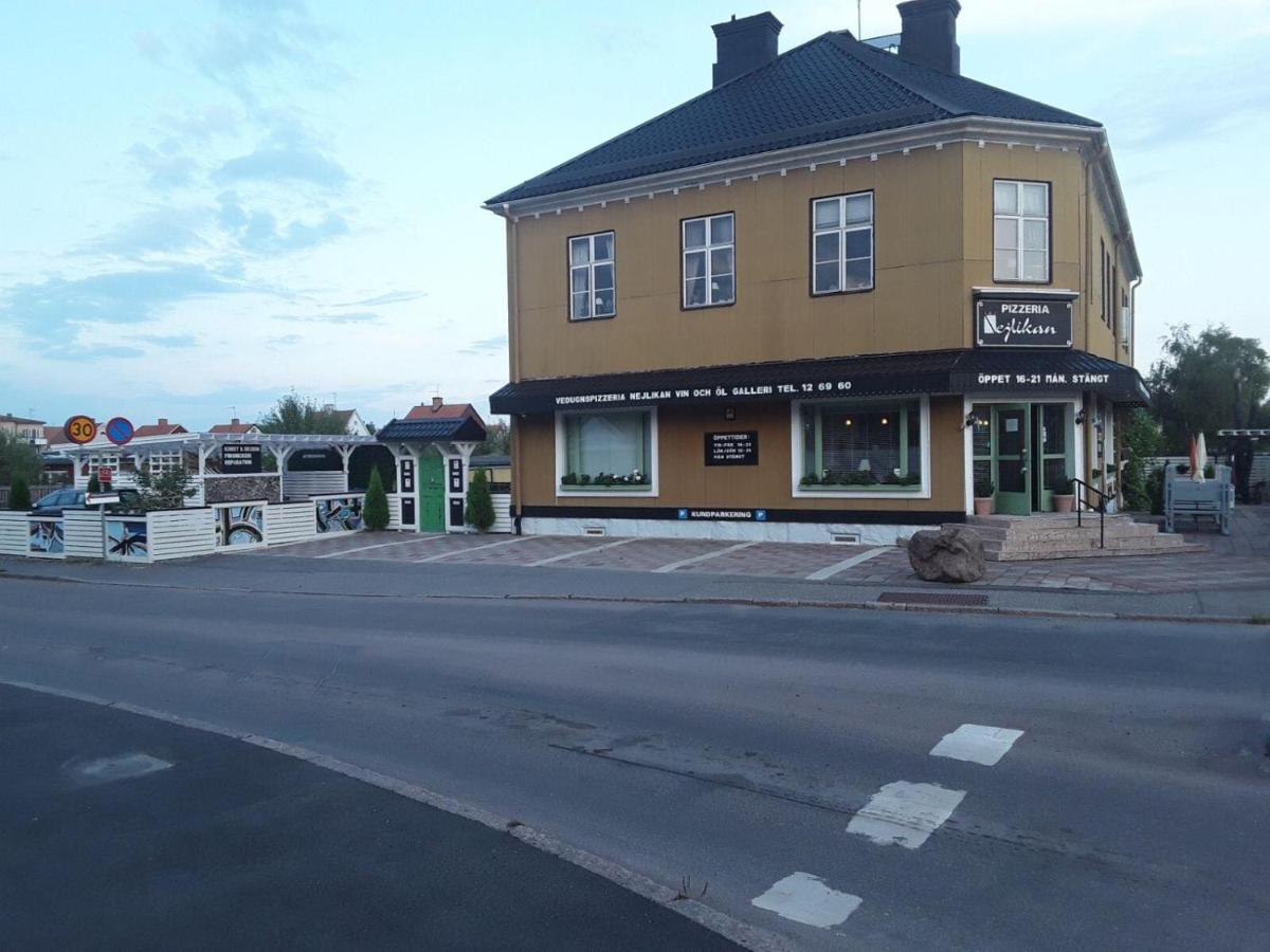 Paradlaegenhet Eskilstuna Esterno foto